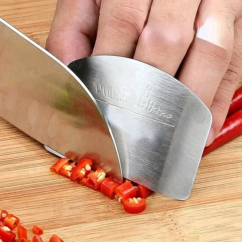 Protector de dedos para cortar alimentos.