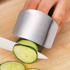 Protector de dedos para cortar alimentos.